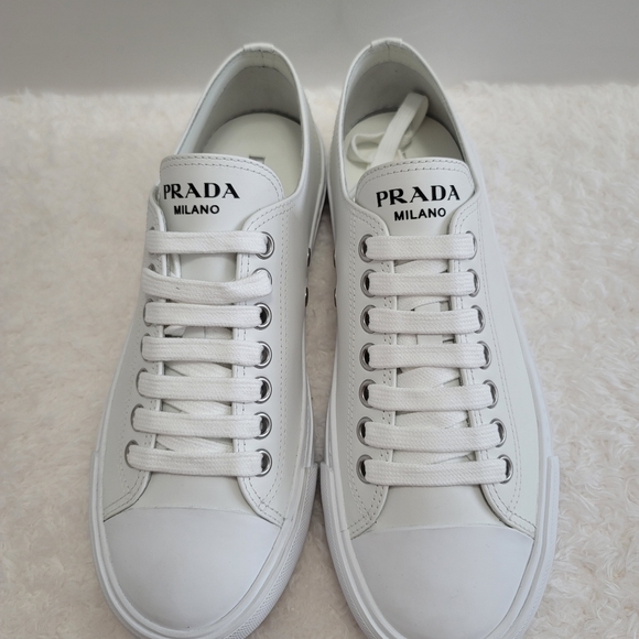 PRADA Luxury Sneaker shoes - Picture 3 of 7